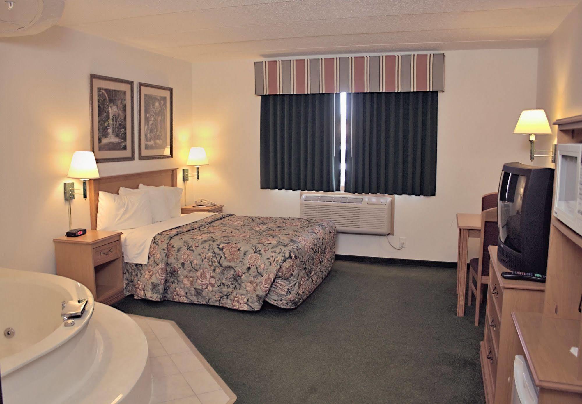 Americas Best Value Inn Annandale Екстер'єр фото