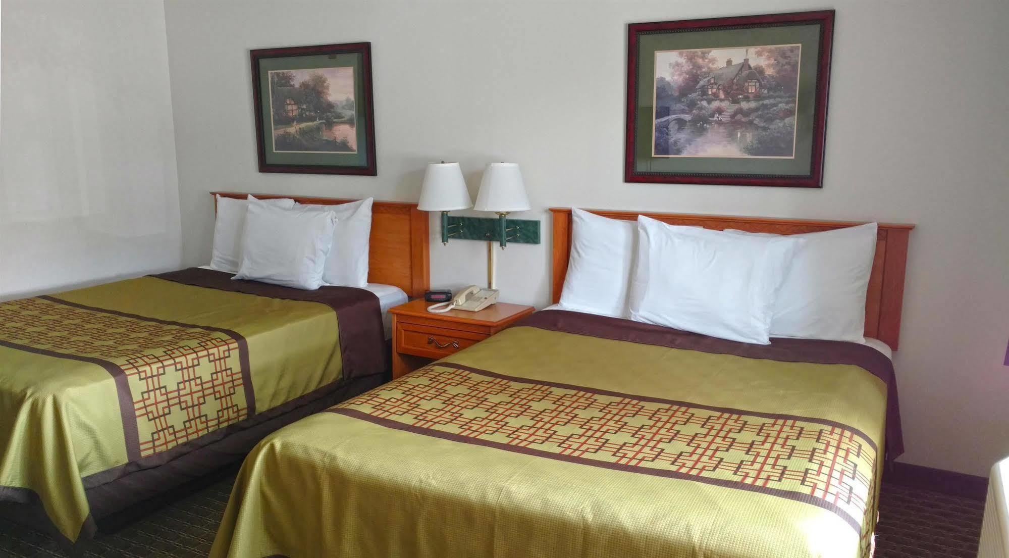 Americas Best Value Inn Annandale Екстер'єр фото